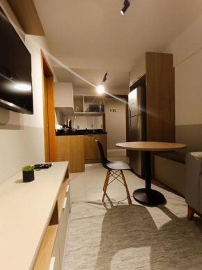 Novíssimo! Quarto e Sala com Varanda a 900m do Circuito de Carnaval no Porto da Barra